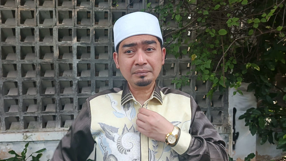 Ustadz Solmed saat ditemui di kawasan Tendean, Jakarta Selatan, Senin (16/3/2026). [Indopop/Selvianus Kopong Basar]