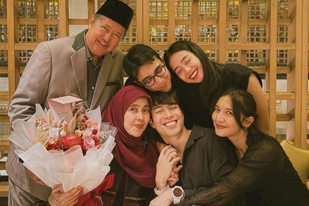 Vidi Aldiano, Sheila Dara dan keluarga. (Instagram)