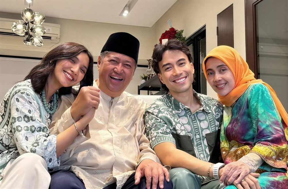 Vidi Aldiano dan keluarga. (Insatgram)