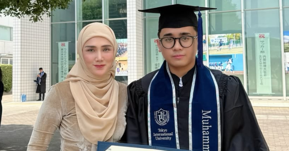 Mulan Jameela Bangga Anaknya Lulus dari Kampus Luar Negeri