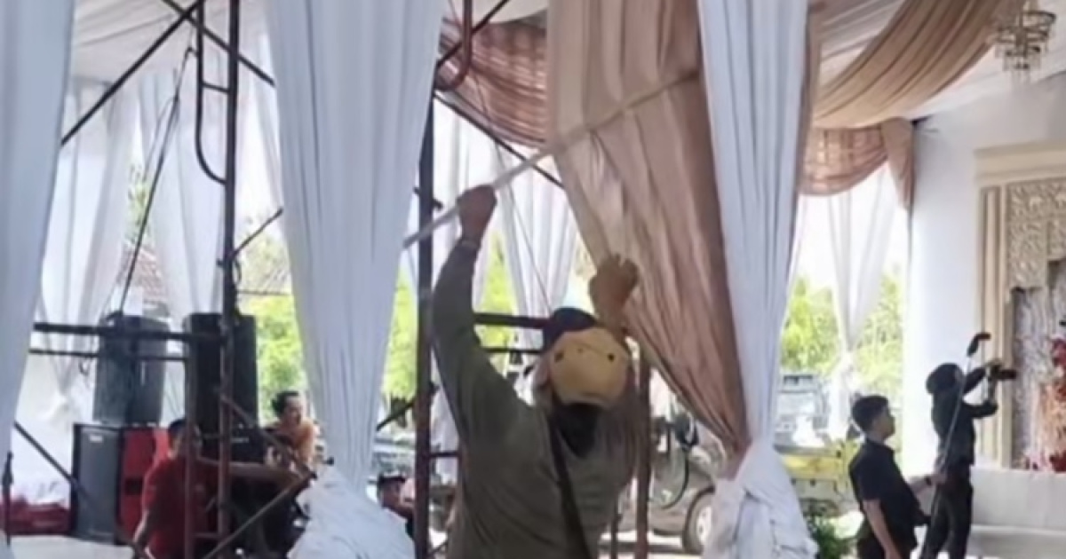 Viral! Sesi Foto di Acara Pengantin Belum Selesai, Tenda Sudah Dibongkar Paksa