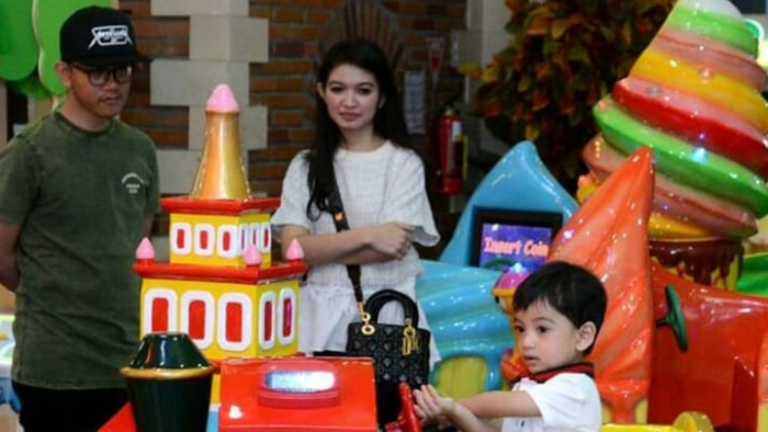 Selvi Ananda, Istri Gibran Rakabuming Raka Tampil Sederhana tapi Harga Tasnya Wow Banget