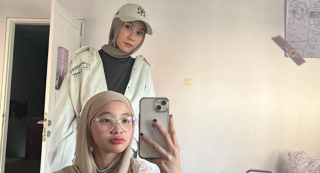 Zaskia Adya Mecca Ajarkan Anak Sulungnya Naik Motor, Diingatkan Buat Pakai Helm