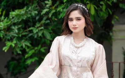 Tissa Biani Nangis Melayat ke Rumah Duka Vidi Aldiano, Puji Ketegaran Sheila Dara