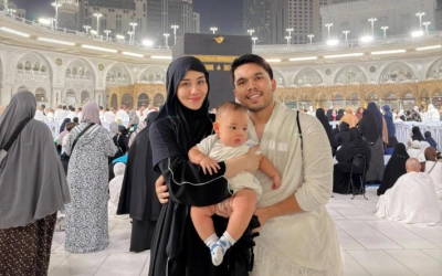 Thariq Halilintar Bawa Arash yang Baru 6 Bulan Ibadah Umrah, Netizen Menangis Haru