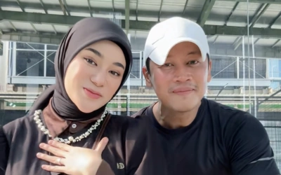 Batal Cerai dari Suami, Clara Shinta Pamer Kemesraan Bareng Alexander Assad