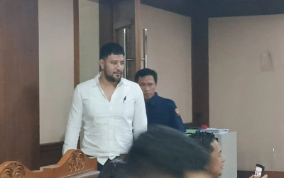 Bacakan Pledoi, Ammar Zoni Tegaskan Bukan Bandar: Anak Saya Masih Kecil!