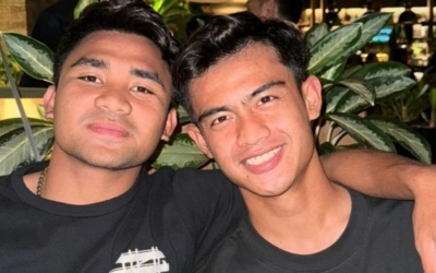 Momen Kocak Asnawi Goda Pratama Arhan soal Status Duda Saat Siaran Langsung