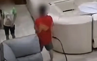 Video Sadis ART di Jakut Dianiaya Majikan Sekeluarga, Dicambuk, Ditendang, Dijambak