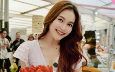 Sosok Pria Misterius di Postingan Ayu Ting Ting Jadi Sorotan, Pacar Baru sang Artis?