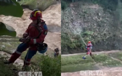 Detik-detik Damkar Turun ke Sungai Evakuasi ODGJ, Aksi Heroiknya Panen Pujian