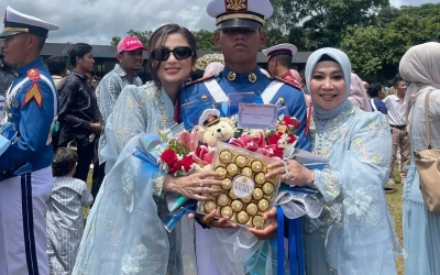 Sambut Anak Pulang Pendidikan Militer, Dewi Perssik Masak Opor di Awal Ramadan