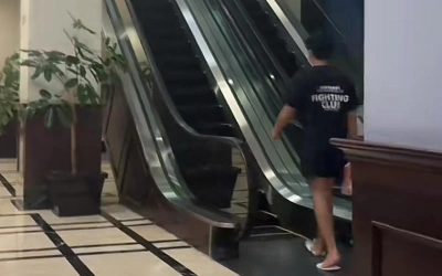 Geger! Safrie Ramadhan Kepergok Netizen di Hotel Jaksel, Bareng Jule?