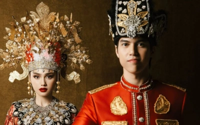 El Rumi dan Syifa Hadju Tampil Bak Raja Ratu Pakai Busana Adat Gorontalo