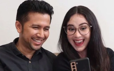 Bukti Cinta Emil Dardak pada Arumi Bachsin, Caranya saat Balas Chat Genit Disorot