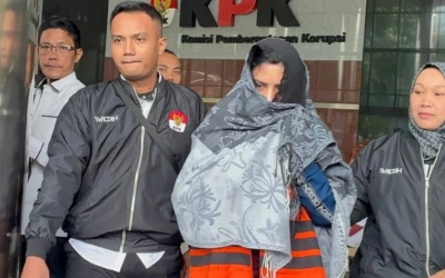 Pakai Rompi Oranye, Bupati Pekalongan Fadia Arafiq Bantah Terlibat OTT KPK