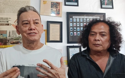 Kenangan Legendaris, Fariz RM Lelang Jaket 'Barcelona' Demi Berbagi dengan Anak Yatim