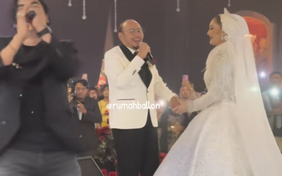 Wali Kota Tegal Dedy Yon dan Istri Gadis Sephi Naik Helikopter ke Konser Setia Band