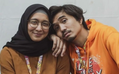 Duta Sheila On 7 Langsung Pamer Kemesraan dengan Sang Istri Usai Menang Voli