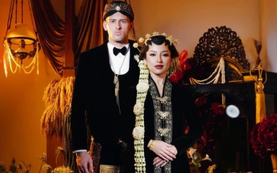 Intip Foto Prewedding Jennifer Coppen dan Justin Hubner dengan Sentuhan Adat Jawa
