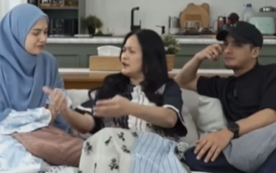 Ternyata Ini Alasan Donna Harun Sangat Sayang Menantu, Memang Ibu Mertua Idaman!