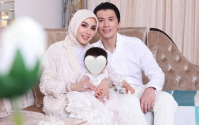 Makin Gemoy, Intip Lucunya Putri Syahrini dan Reino Barack saat Liburan ke Paris