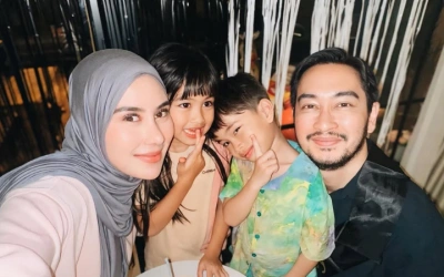 Gemasnya Anak Kembar Syahnaz Sadiqah dan Jeje Govinda, Kompak Ikut Tren Telepati
