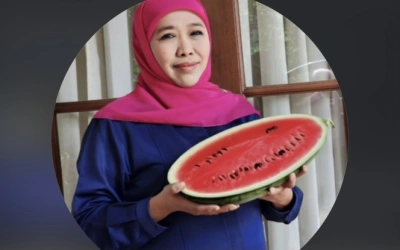 Haru! Khofifah Indar Parawansa Dukung Valen DA7: Bismillah Insyallah Valen Menang