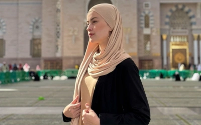 Kimberly Ryder Rayakan Lebaran di Tanah Suci, Panjatkan Doa Dapat Jodoh Terbaik