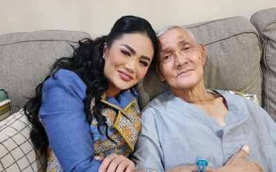 Tak Banyak yang Tahu, Ini Hubungan Spesial Krisdayanti dan Keluarga Try Sutrisno