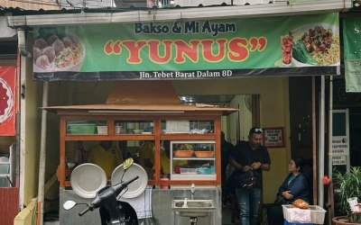 Rasa Istimewa di Balik Kesederhanan Mie Ayam Bakso Yunus Tebet Langganan Krisdayanti
