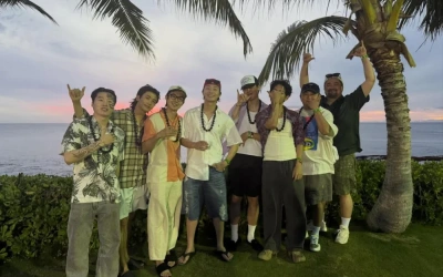 V BTS Tiba-tiba Muncul Bareng Wooga Squad di Hawaii, Foto-Fotonya Bikin ARMY Geger!