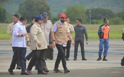 Sepatu Kotor Gubernur Aceh Jadi Saksi Bisu Kepedulian Pada Korban Bencana, Muzakir Manaf Auto Tuai Pujian