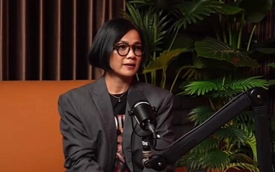 Nirina Zubir Punya Paspor Hitam, Apa Bedanya dengan Paspor Hijau?