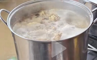 Bantuan Makanan Tak Segera Datang, Warga Medan yang Kena Banjir Masak Ular Piton