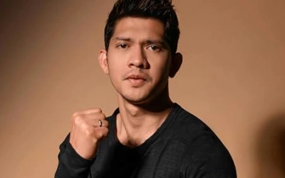 Silat Naik Kelas! Iko Uwais Tantang Sindikat Internasional Lewat Film 'Warrior'