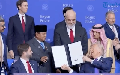 Prabowo Disuruh Donald Trump Pegang Dokumen Board of Peace, Netizen Ramai Menghujat