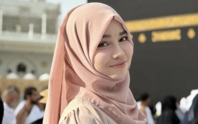 Diselingkuhi, Ternyata Putri Desebel Pernah Doakan Luthfi Begini di Depan Ka'bah