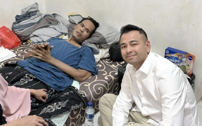 Raffi Ahmad Jenguk Fahmi Bo, Bintang Lupus Kurus Kering Terbaring Lemah