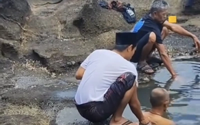Viral! Ritual Mandi Celup di Padepokan Lembah Dzikir Diklaim bisa Datangkan Jodoh hingga Kekayaan