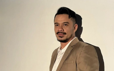 Biodata dan Agama Roby Tremonti, Disorot Pascarilis Broken Strings Aurelie Moeramans