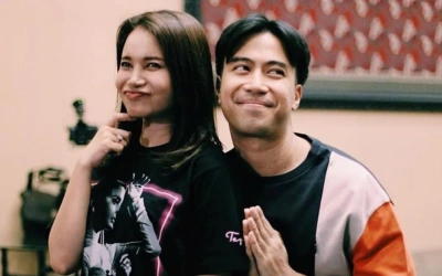 Rossa Tersentuh Saat Mamah Dedeh Pimpin Doa untuk Vidi Aldiano