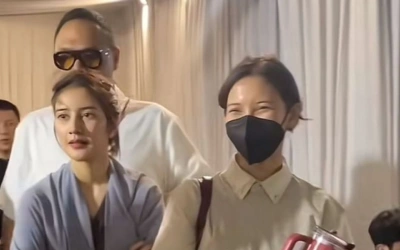 Tahlilan 7 Hari Vidi Aldiano, Sheila Dara Berusaha Tersenyum di Tengah Duka