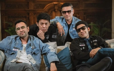 Merakyat Banget! Intip Momen The Dudas Minus One saat Nongkrong di Angkringan Jogja