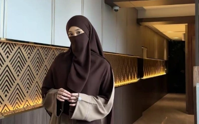 Profil Tinandrose, Sosok Penulis yang Resmi Dinikahi Fiki Naki