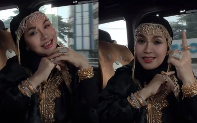 Viral Gaya Glamor Umi Kalsum, Penampilan Penuh Emas Jadi Perbincangan