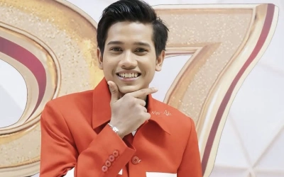 Tak Main-main, Valen DA7 Disawer Dollar Asli saat Konser di Pamekasan