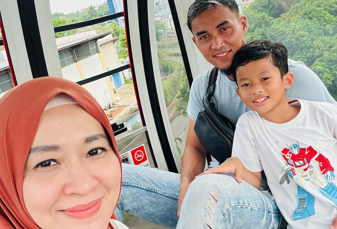 Tips Ajak Anak Jalan-Jalan Meski Orangtua Sudah Resmi Bercerai seperti Okie Agustina dan Gunawan