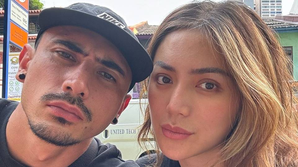 5 Potret Al Ghazali Pertama Kali Nyanyi Sama Dewa 19: Lumayan Susah