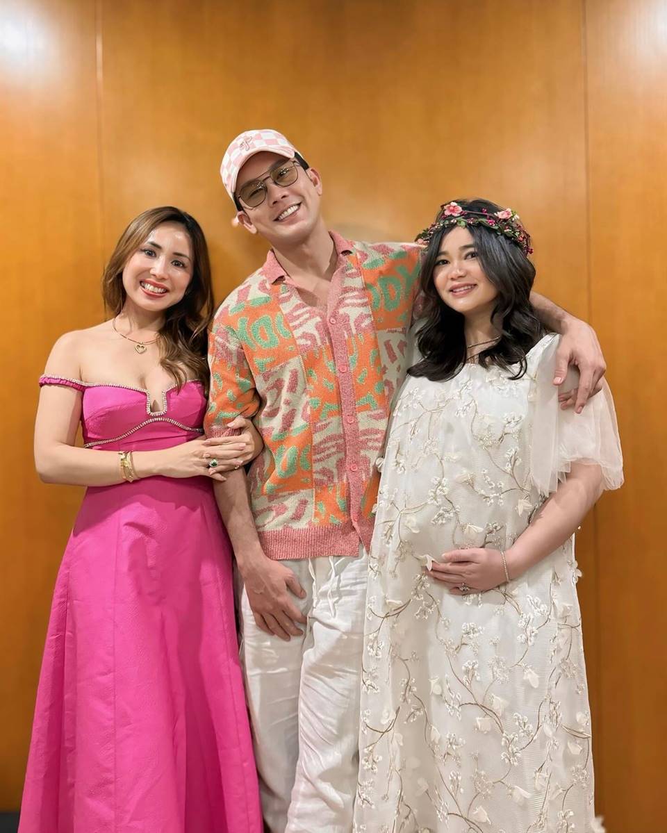 6 Potret Bucin Awkarin Sama Abyakta Ernoult yang Baru Peringati Setahun Pacaran